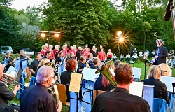 Serenade 24.jpg